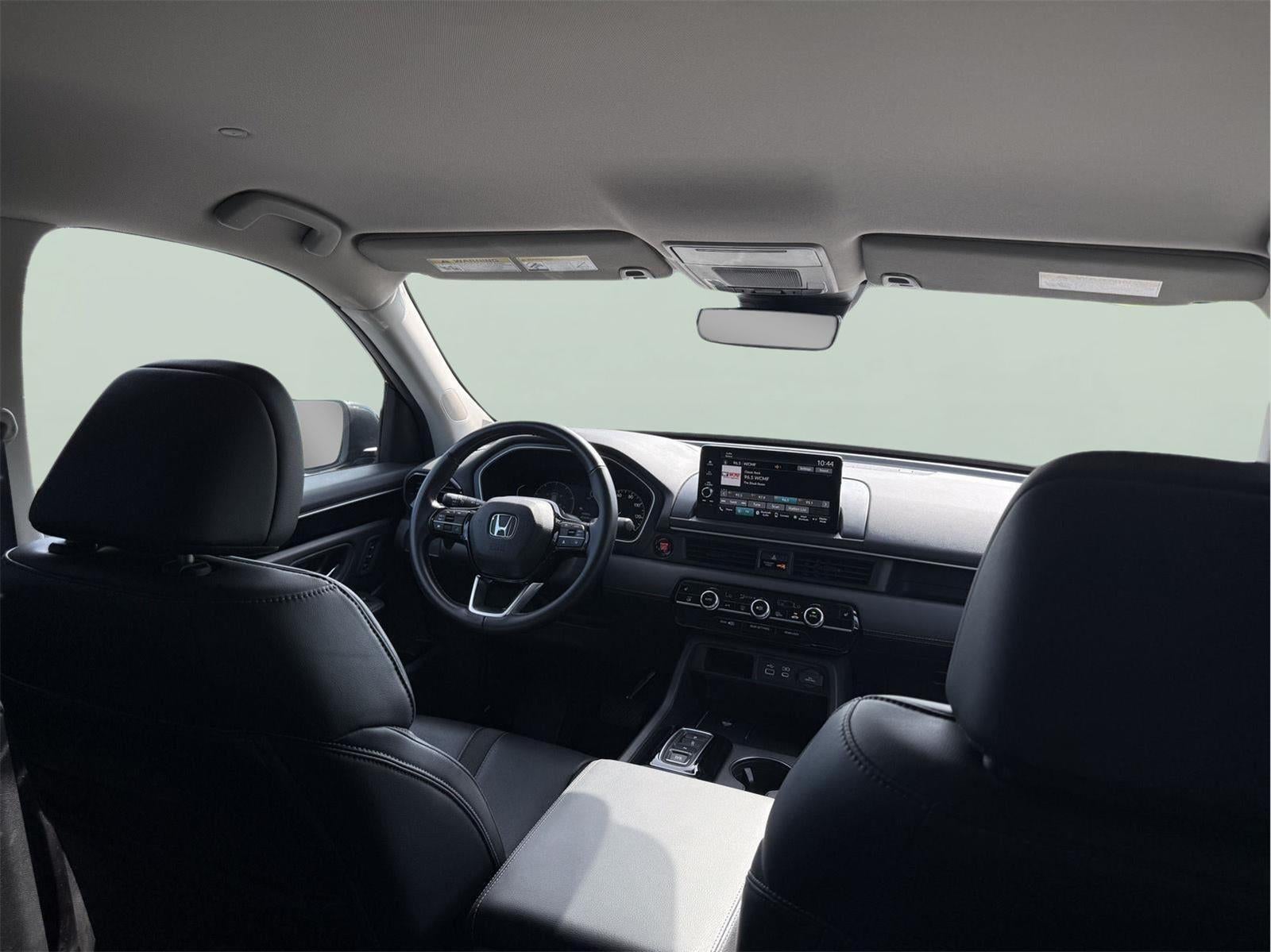 2023 Honda Pilot EX-L w/Rear Captain's Chairs