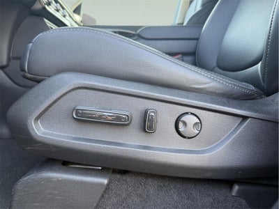 2023 Honda Pilot EX-L w/Rear Captain's Chairs