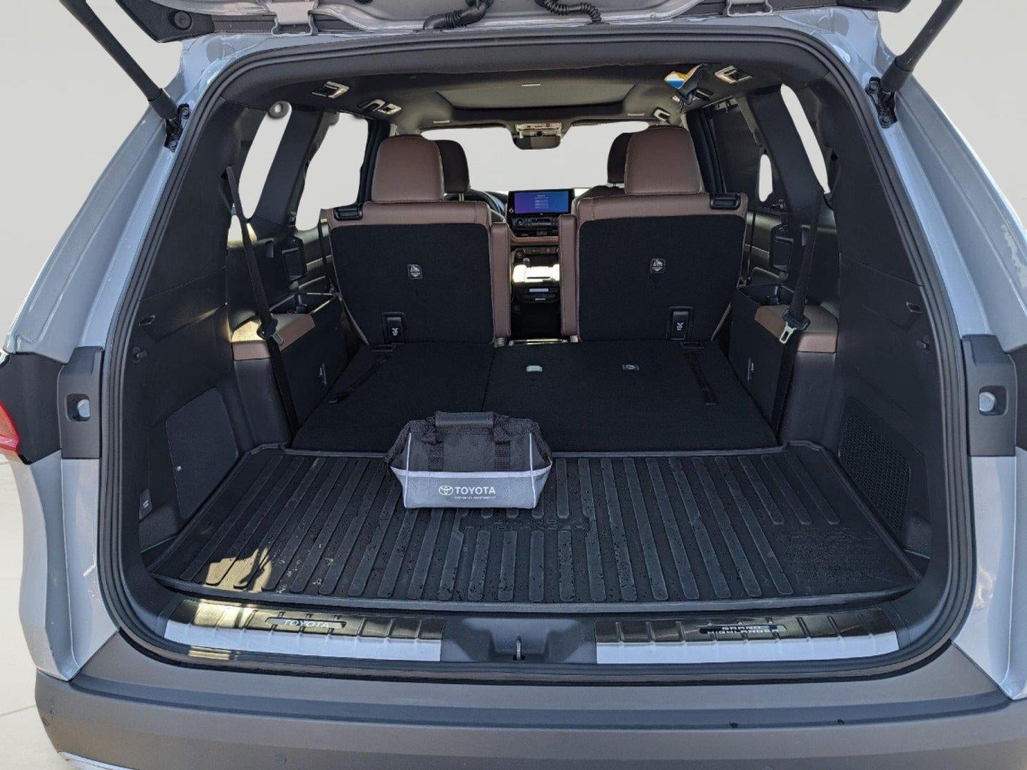 2025 Toyota Grand Highlander Hybrid MAX Platinum