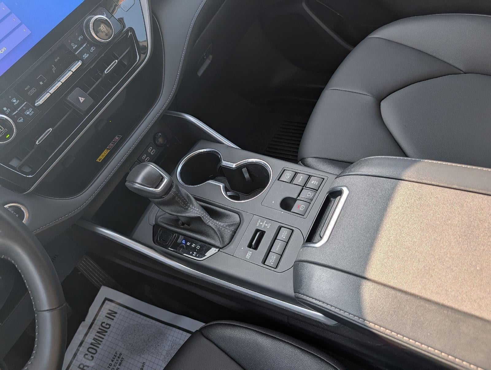 2025 Toyota Highlander XLE