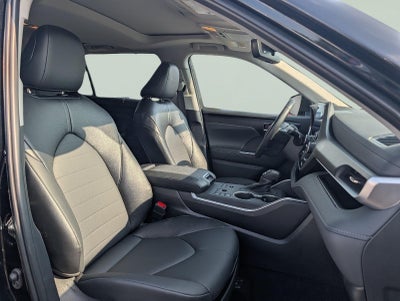 2025 Toyota Highlander XLE