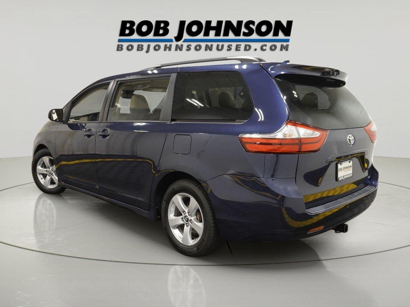 2018 Toyota Sienna LE Auto Access Seat