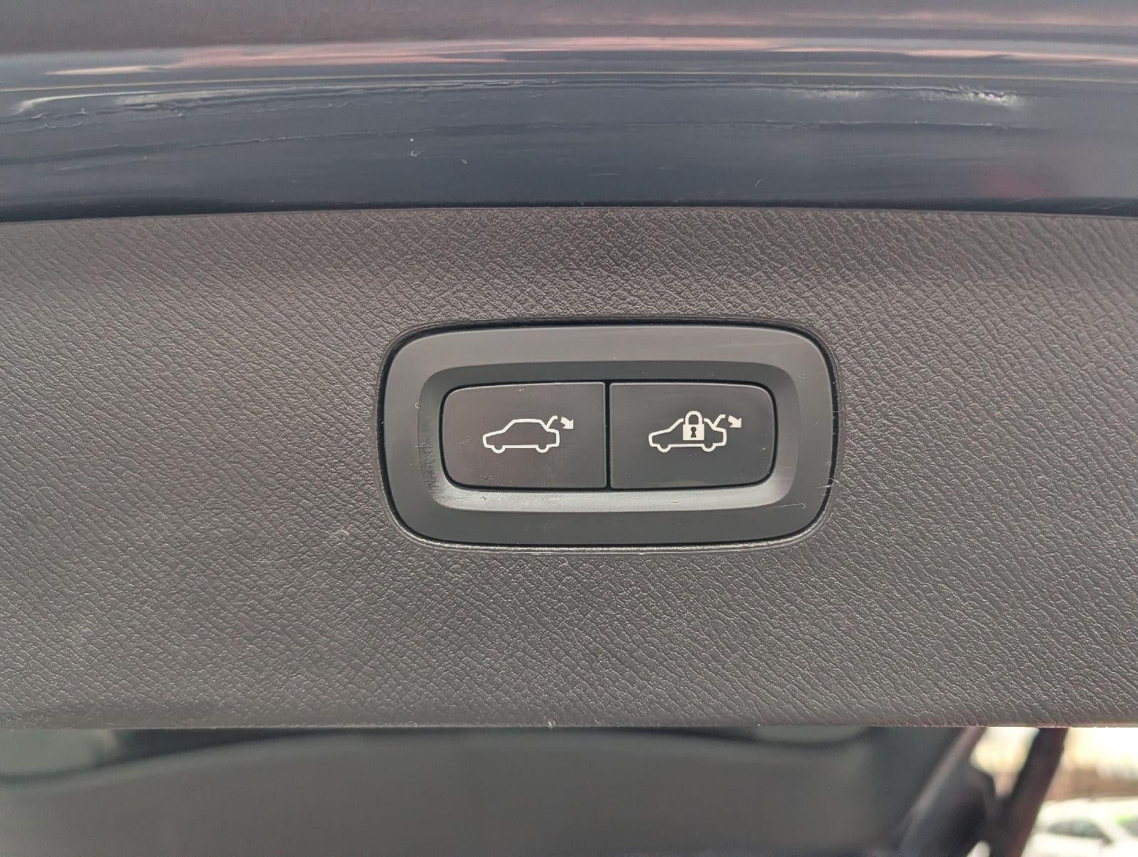 2023 Volvo XC90 Plus