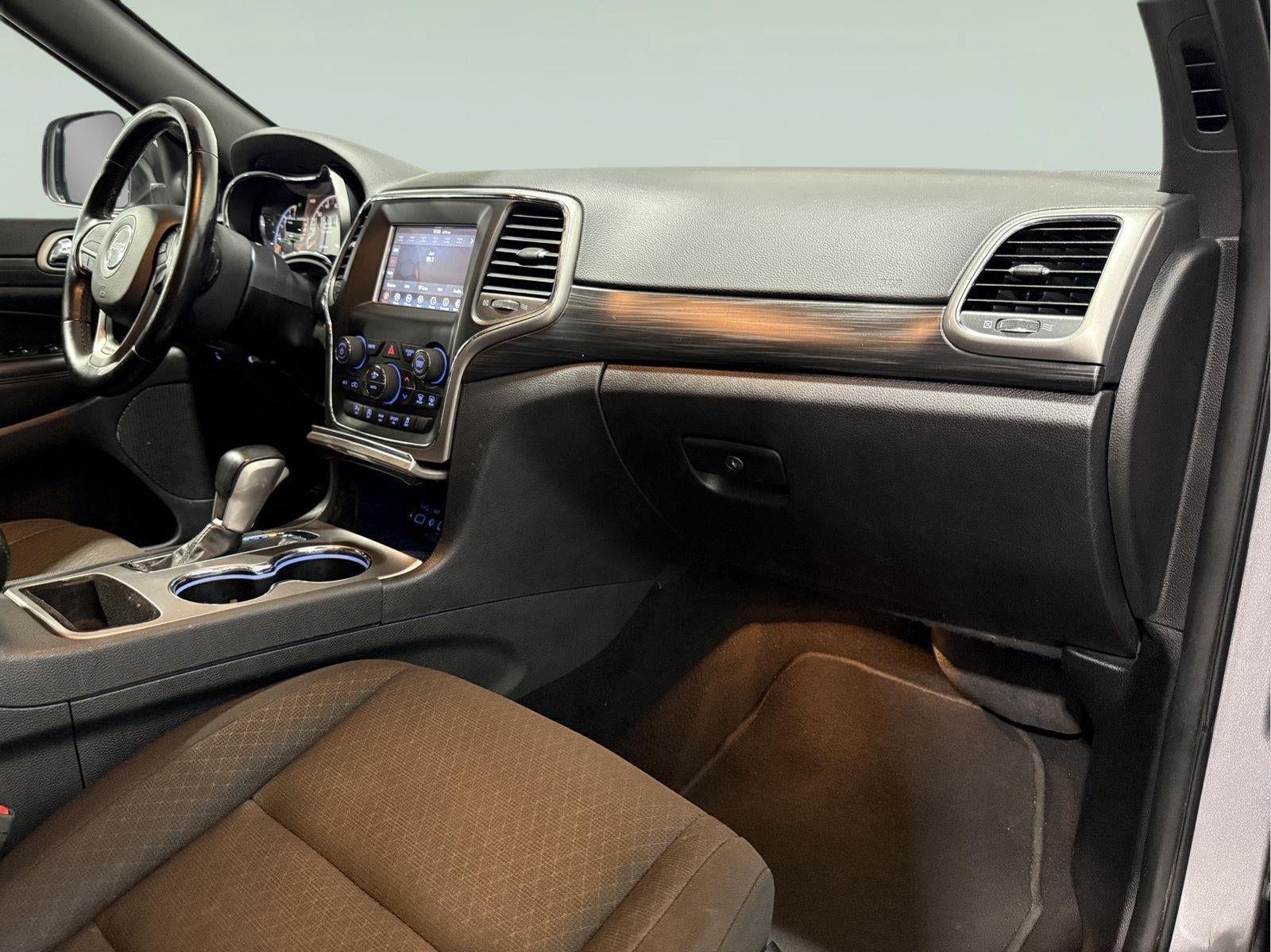 2020 Jeep Grand Cherokee Laredo E 4x2