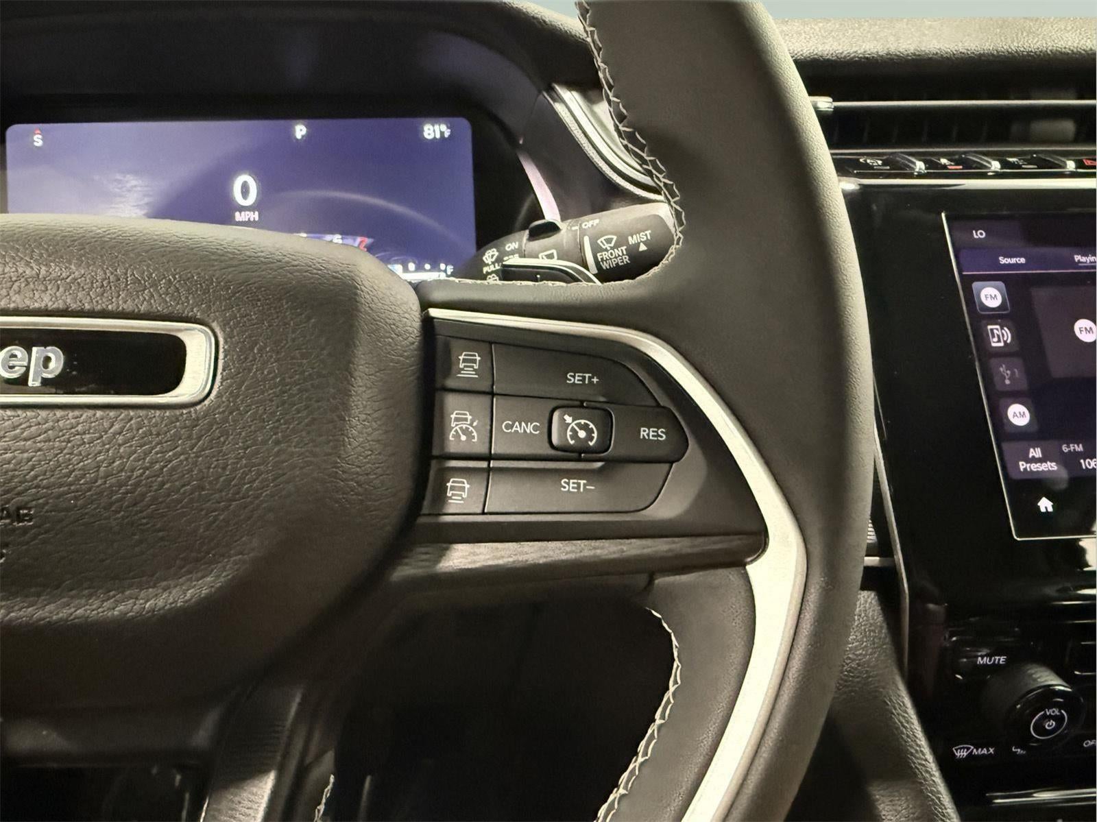 2023 Jeep Grand Cherokee Laredo 4x4