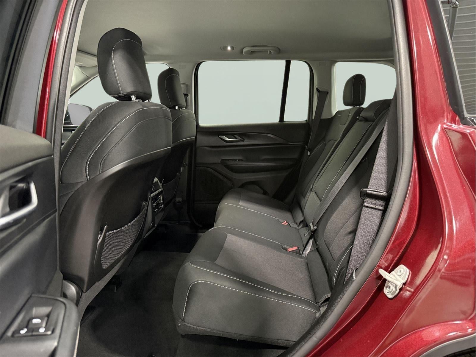 2023 Jeep Grand Cherokee Laredo 4x4