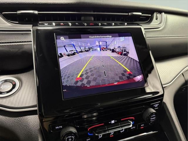 2023 Jeep Grand Cherokee Laredo 4x4