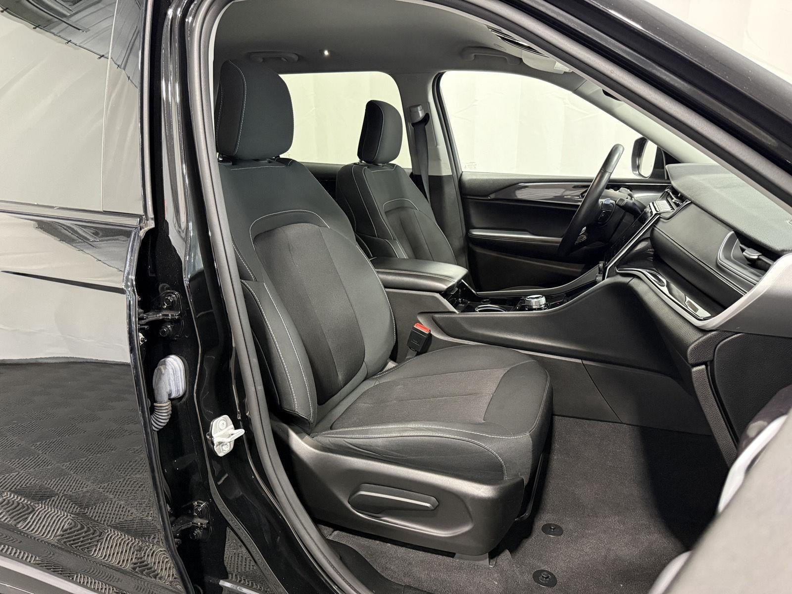 2021 Jeep Grand Cherokee L Laredo 4x4