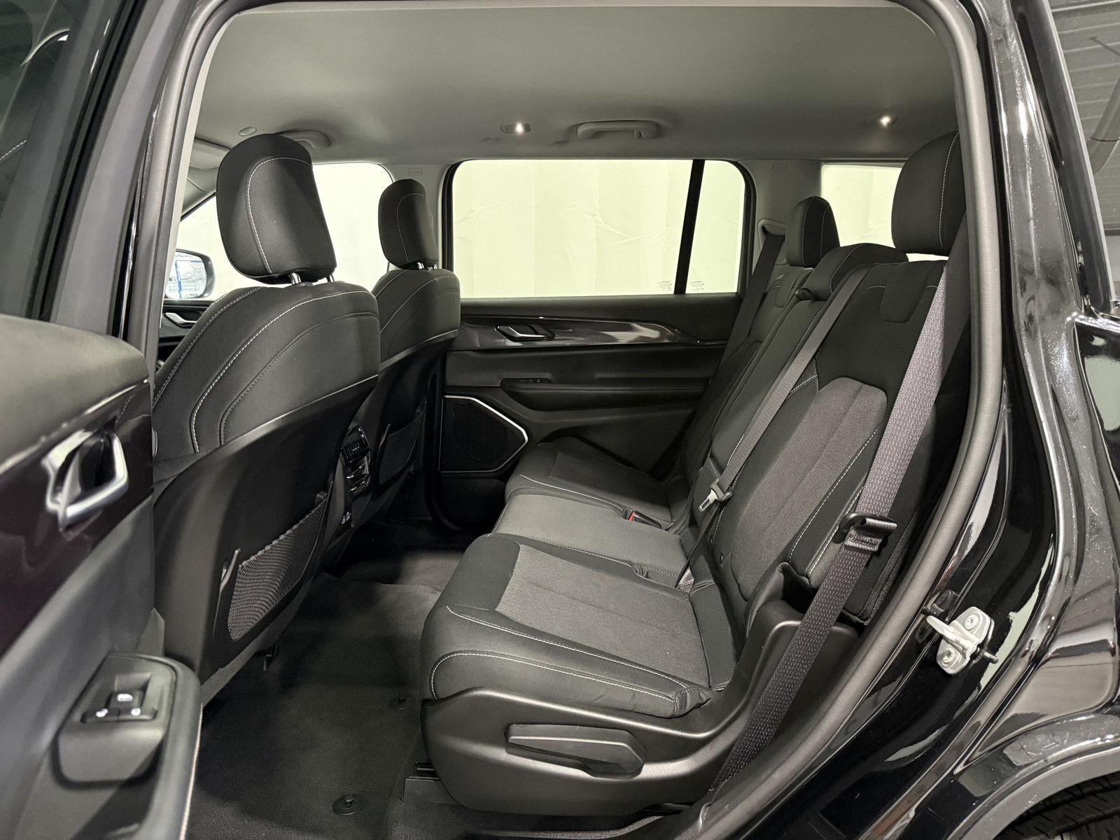 2021 Jeep Grand Cherokee L Laredo 4x4