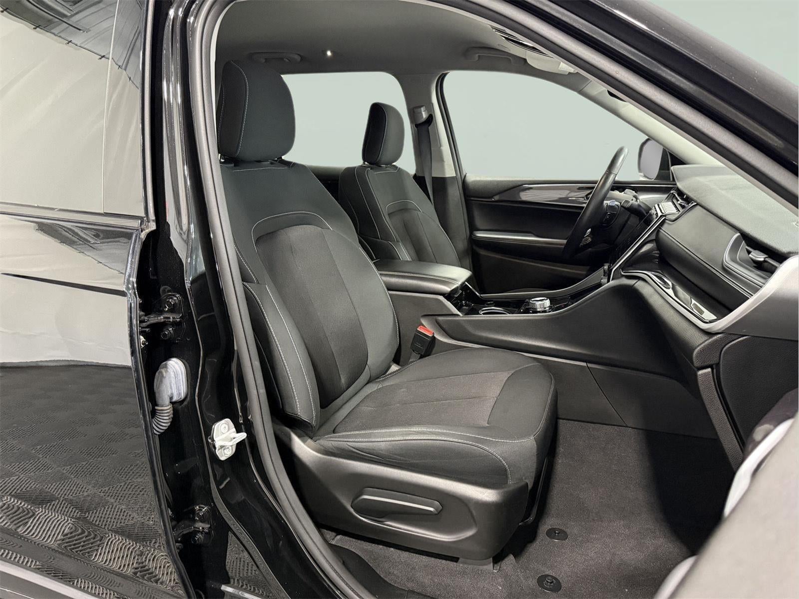 2021 Jeep Grand Cherokee L Laredo 4x4