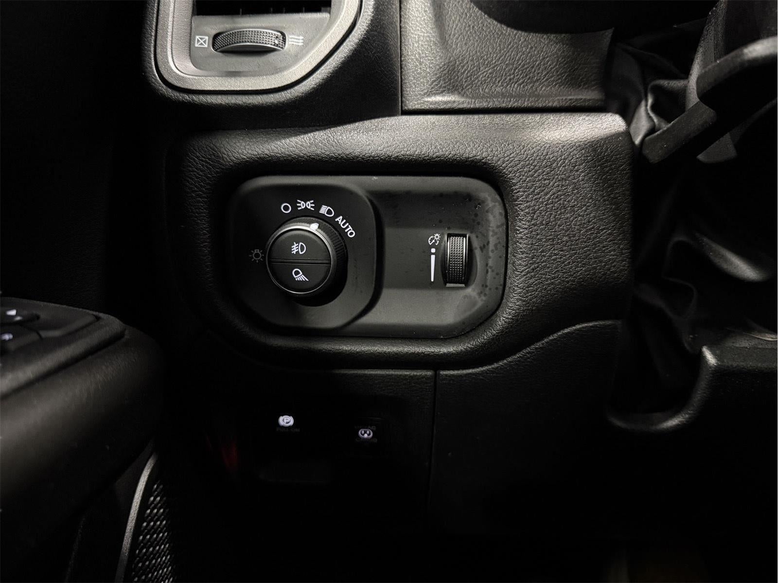 2025 RAM 1500 Tradesman Quad Cab 4x4 6'4' Box