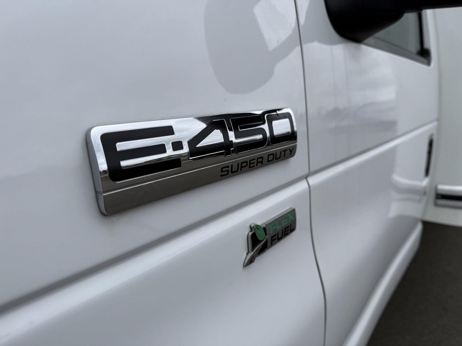 2019 Ford E-450 Cutaway E-450 DRW 158 WB