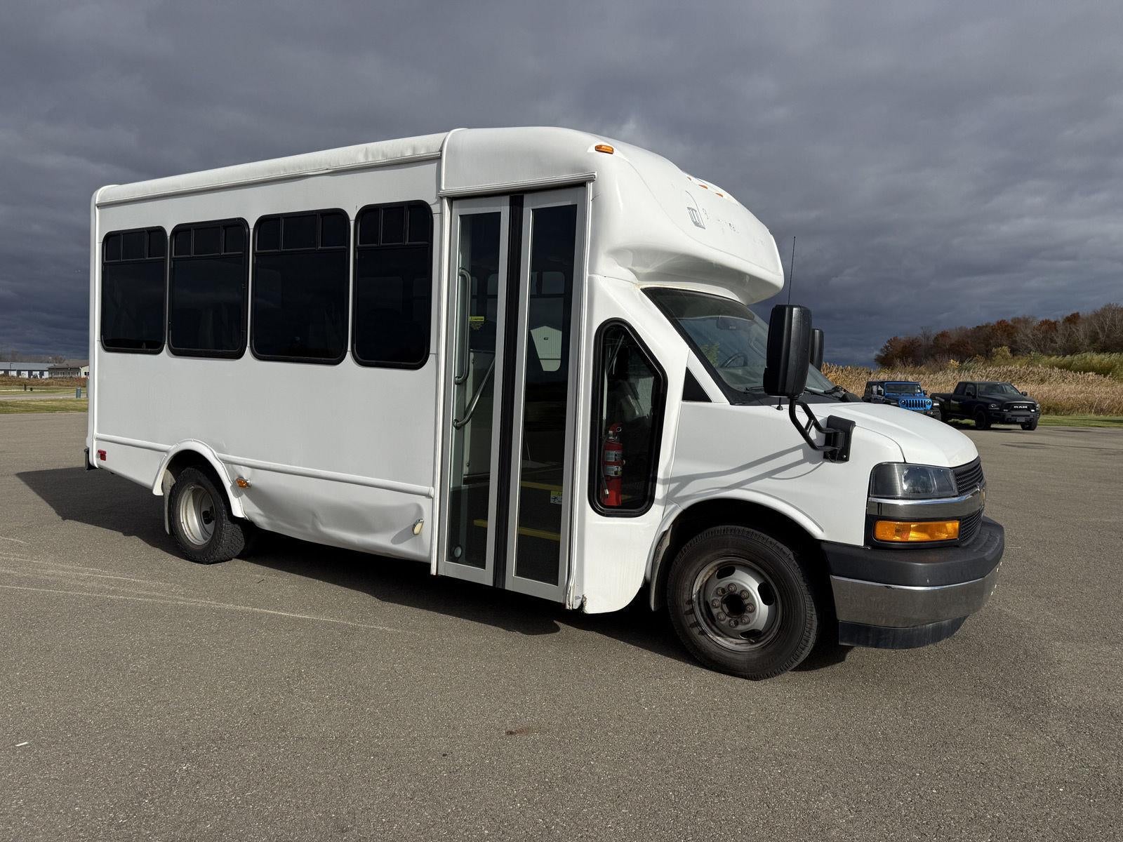 2022 Chevrolet Express Cutaway Work Van
