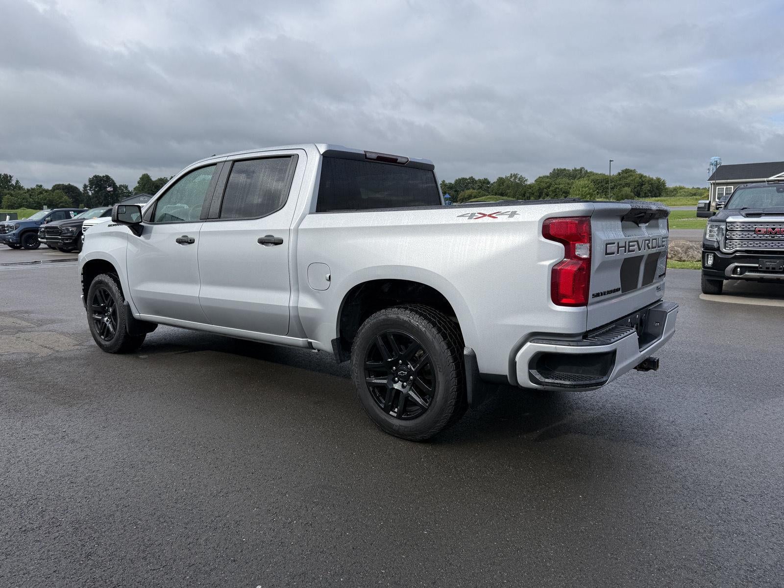 2020 Chevrolet Silverado 1500 4WD Crew Cab Short Bed Custom