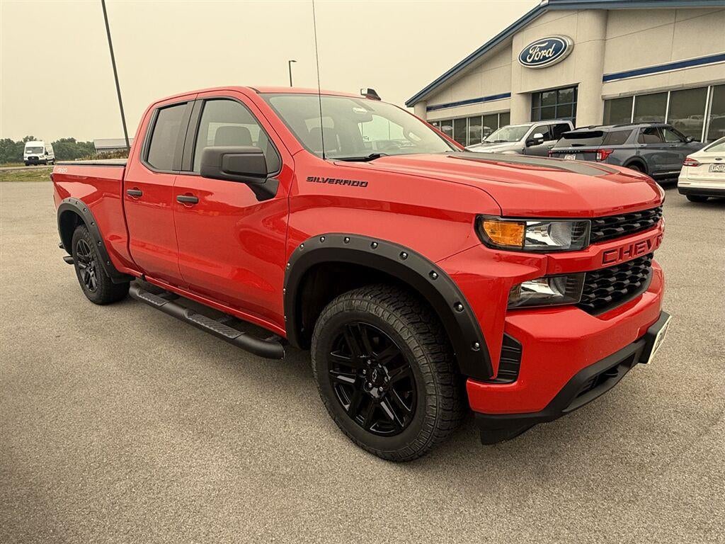 2021 Chevrolet Silverado 1500 4WD Double Cab Standard Bed Custom