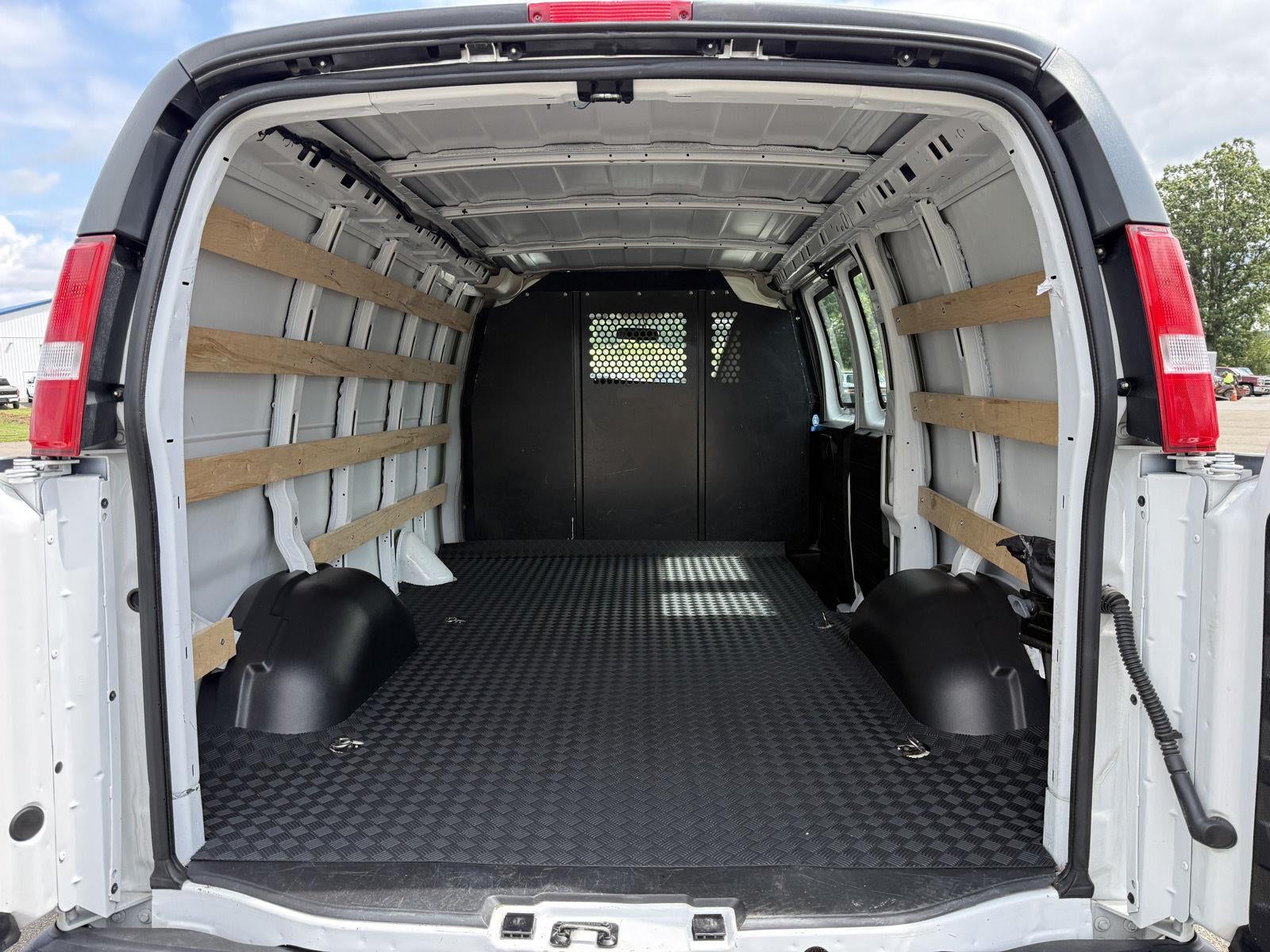 2025 Chevrolet Express Cargo RWD 2500 Regular Wheelbase WT