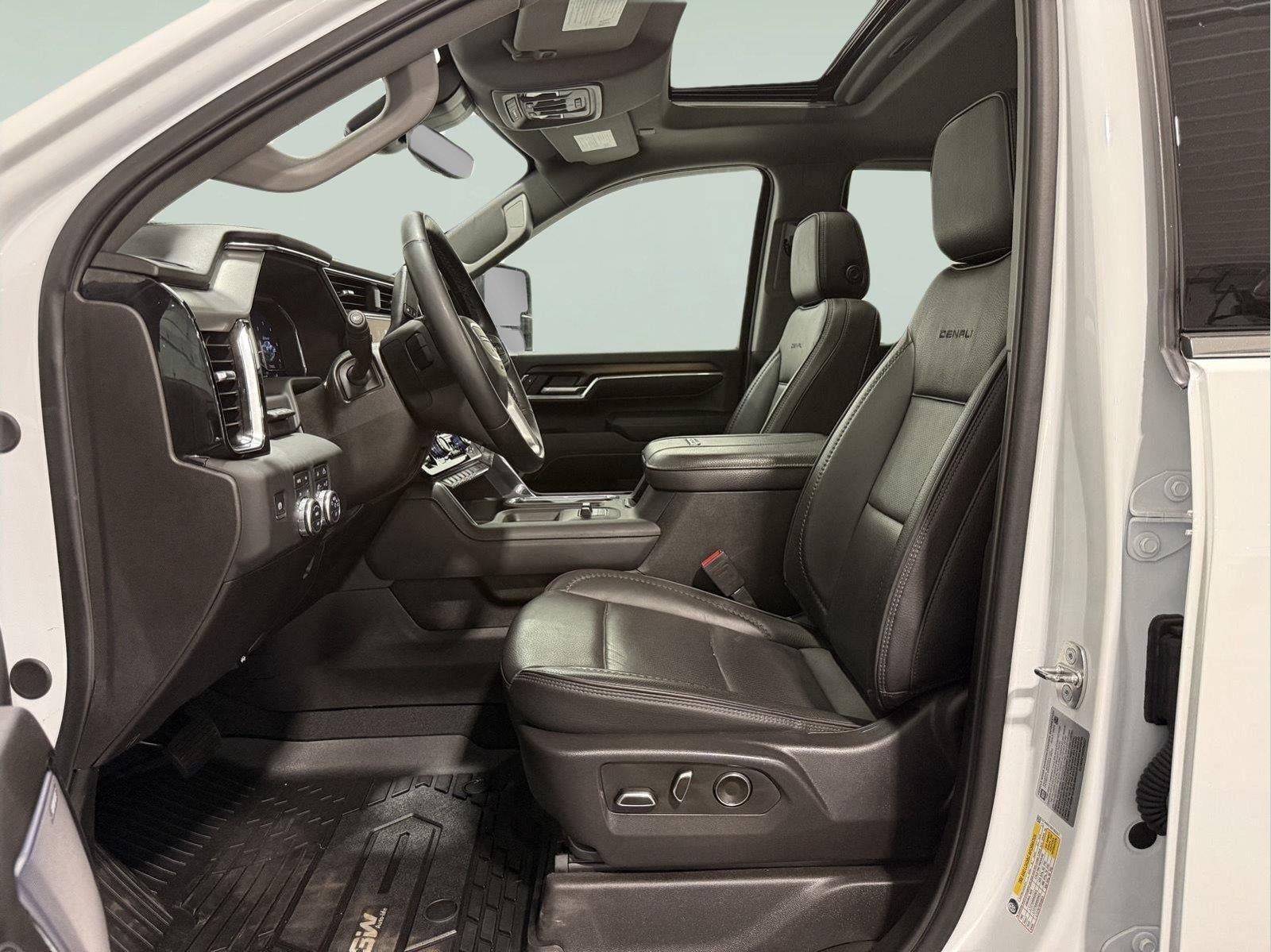 2024 GMC Sierra 2500HD 4WD Crew Cab Standard Bed Denali