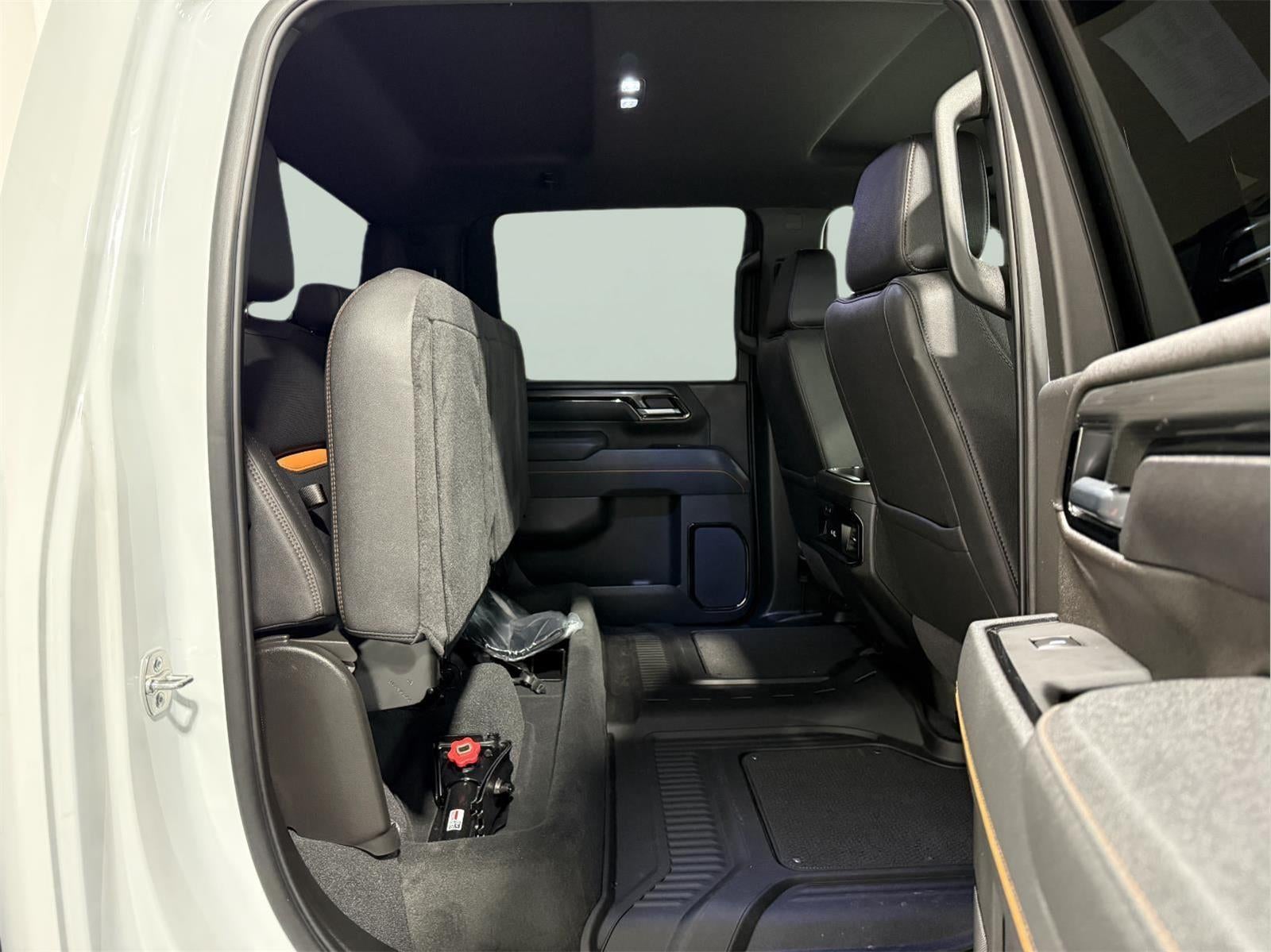 2025 GMC Sierra 2500HD 4WD Crew Cab Standard Bed AT4