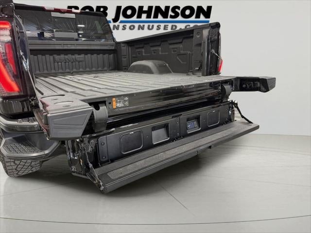 2025 GMC Sierra 2500HD Crew Cab, Standard Bed, AT4X, 4WD