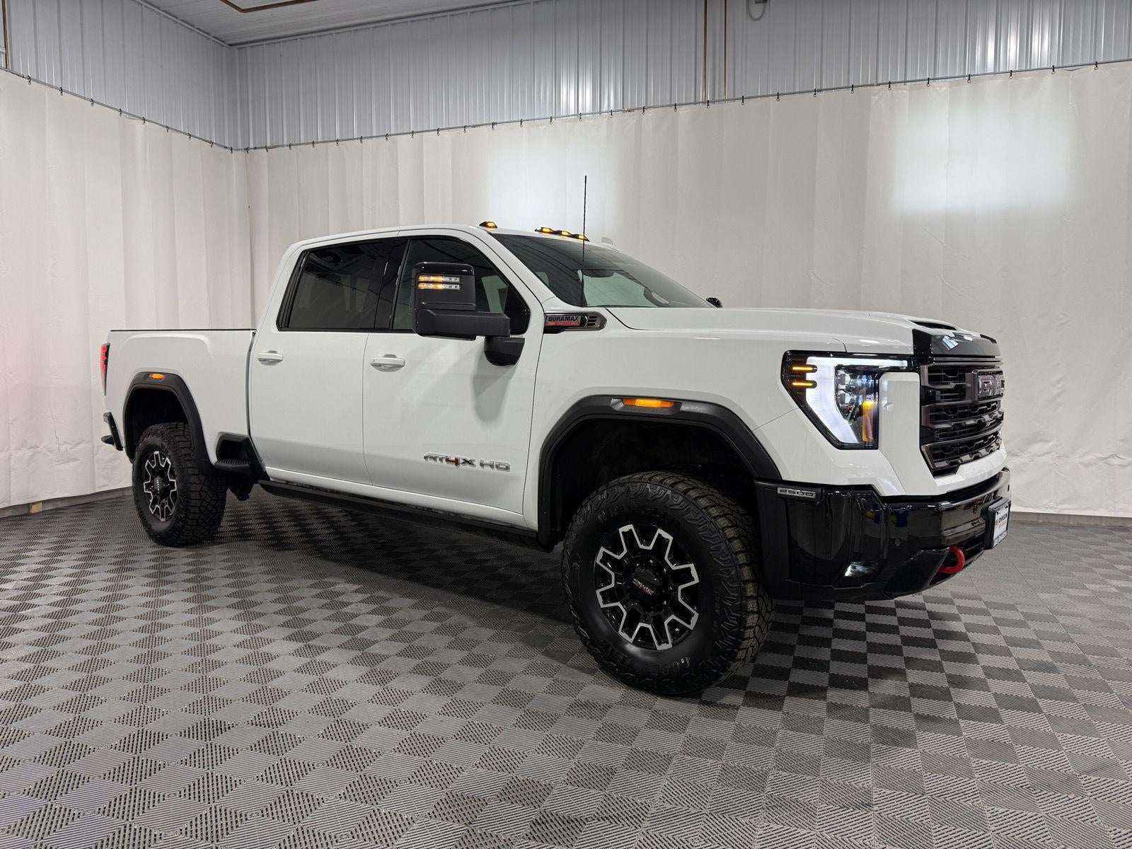 2025 GMC Sierra 2500HD Crew Cab, Standard Bed, AT4X, 4WD