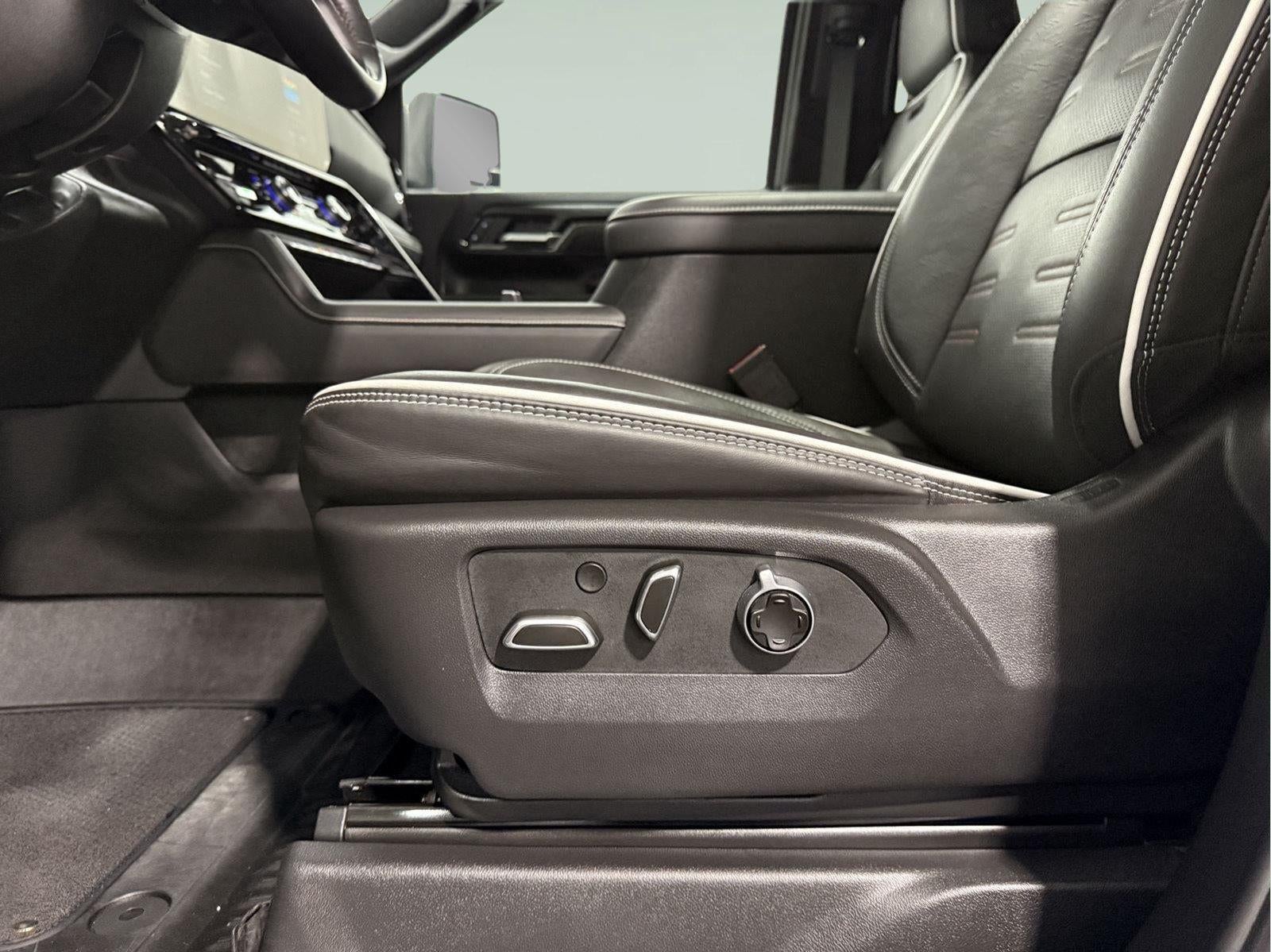 2025 GMC Sierra 2500HD Crew Cab, Standard Bed, AT4X, 4WD