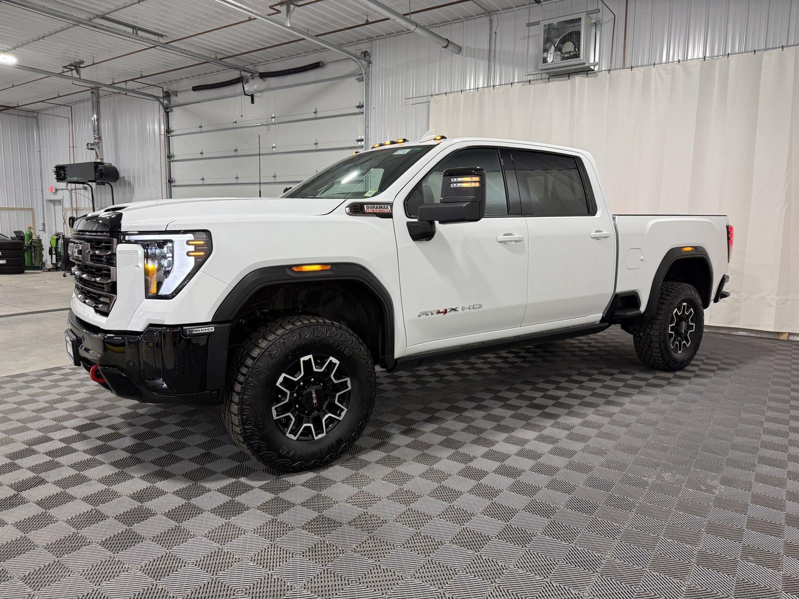 2025 GMC Sierra 2500HD Crew Cab, Standard Bed, AT4X, 4WD
