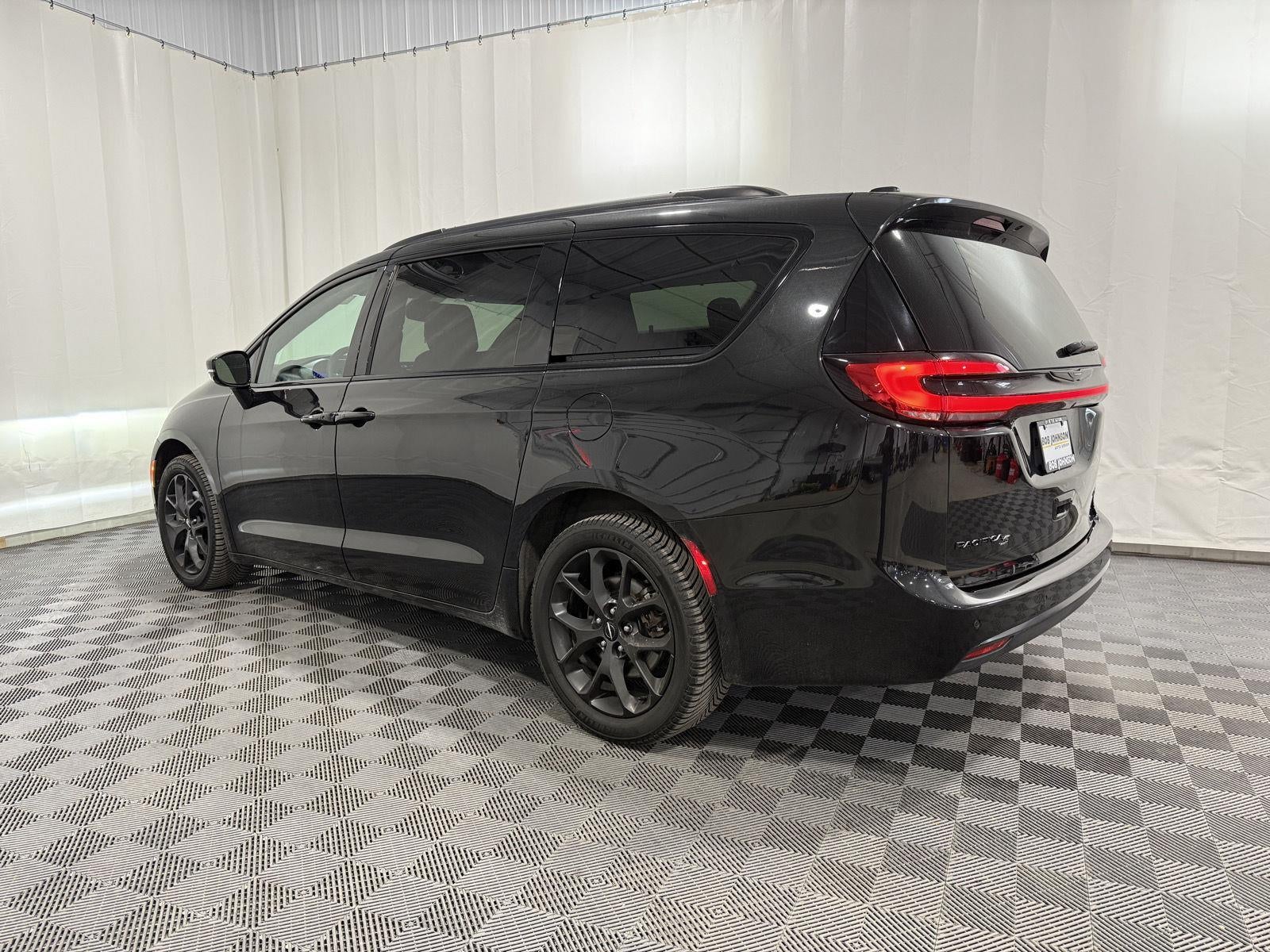 2022 Chrysler Pacifica Touring L AWD
