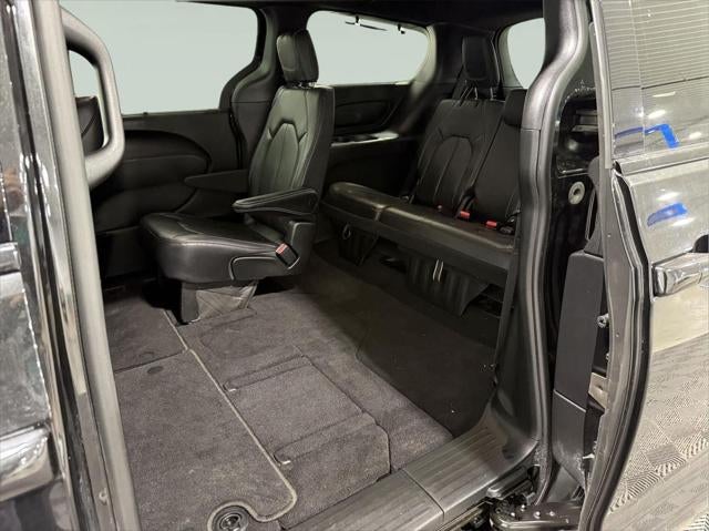 2022 Chrysler Pacifica Touring L AWD