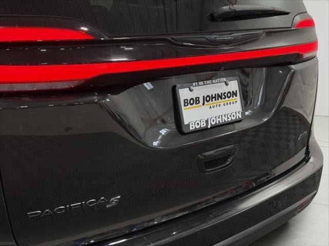 2022 Chrysler Pacifica Touring L AWD