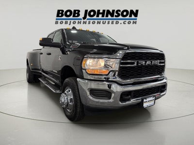 2022 RAM 3500 Tradesman Crew Cab 4x4 8' Box