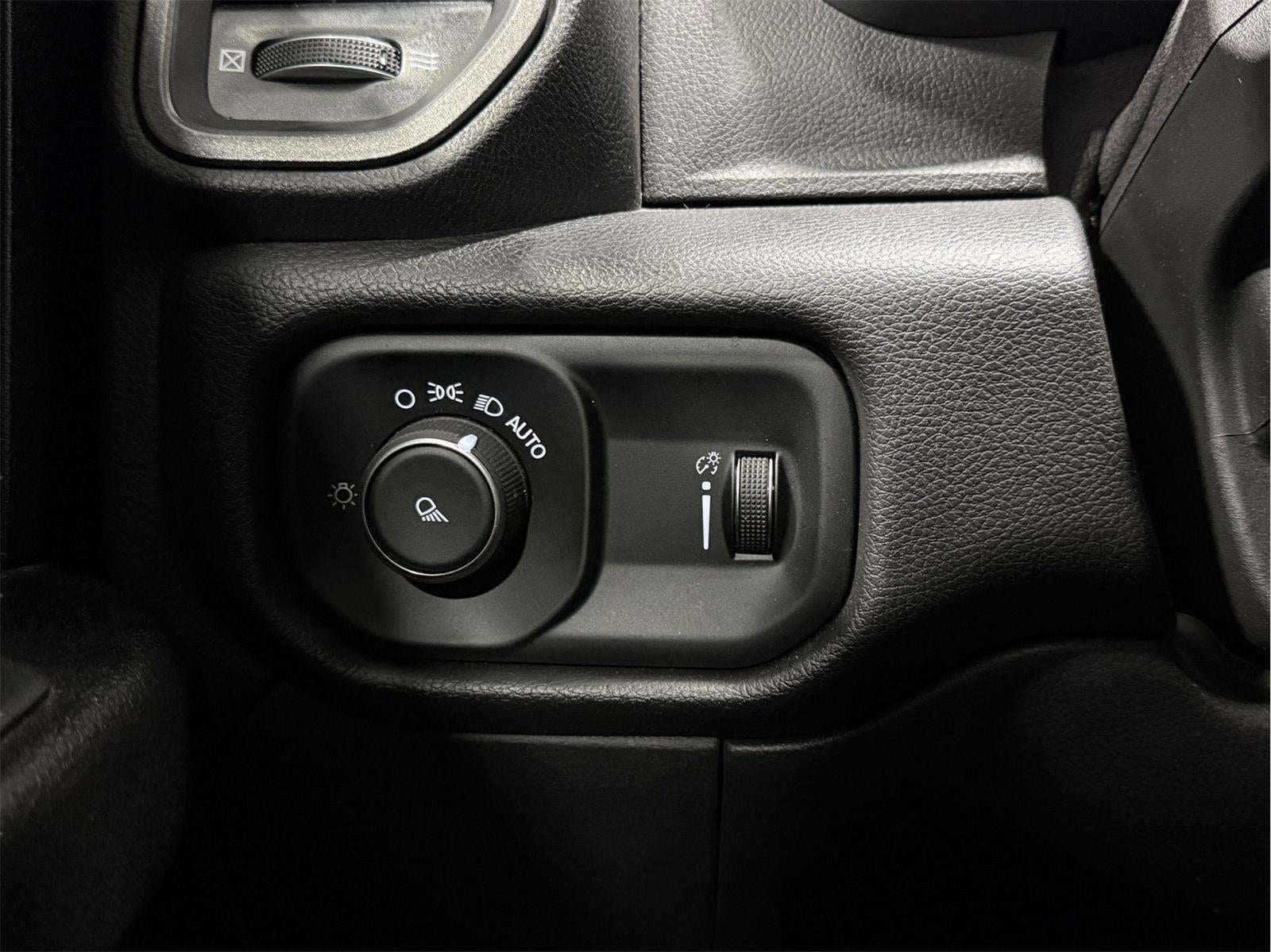 2022 RAM 3500 Tradesman Crew Cab 4x4 8' Box