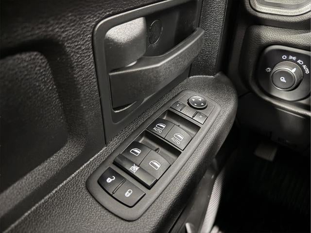 2022 RAM 3500 Tradesman Crew Cab 4x4 8' Box