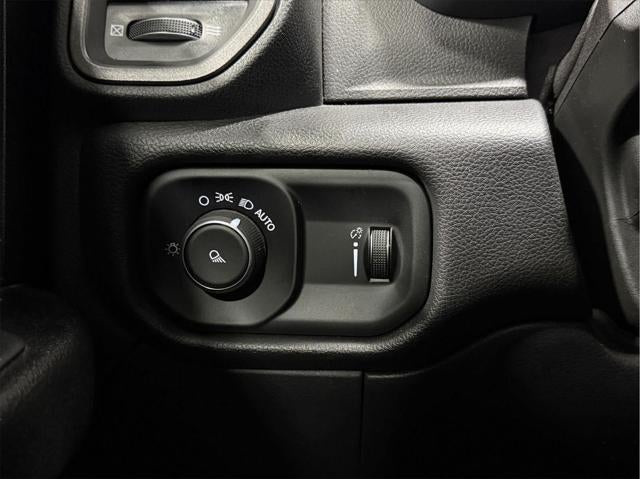 2022 RAM 3500 Tradesman Crew Cab 4x4 8' Box
