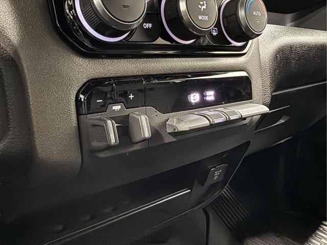 2022 RAM 3500 Tradesman Crew Cab 4x4 8' Box
