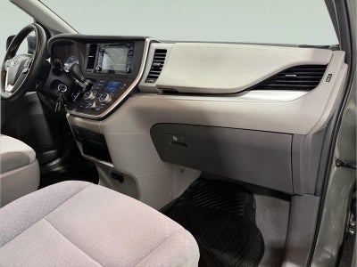 2020 Toyota Sienna LE