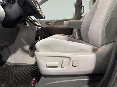 2020 Toyota Sienna LE