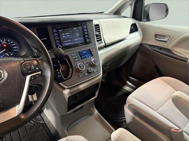 2020 Toyota Sienna LE