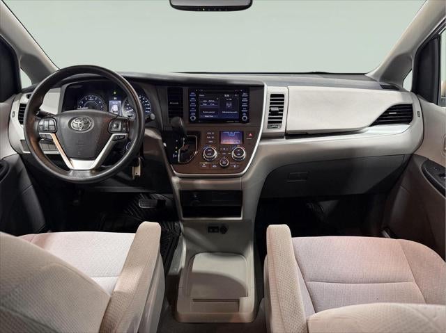 2020 Toyota Sienna LE