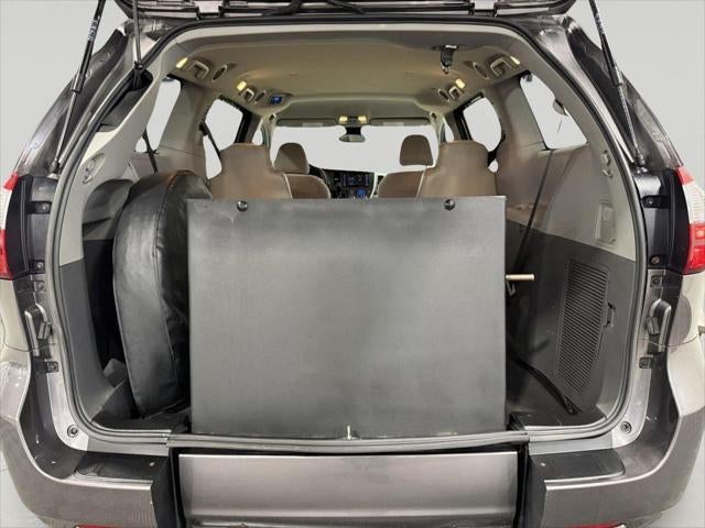2020 Toyota Sienna LE