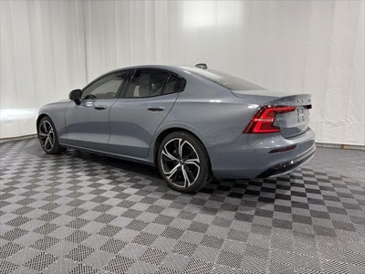 2023 Volvo S60 B5 Plus Dark Theme
