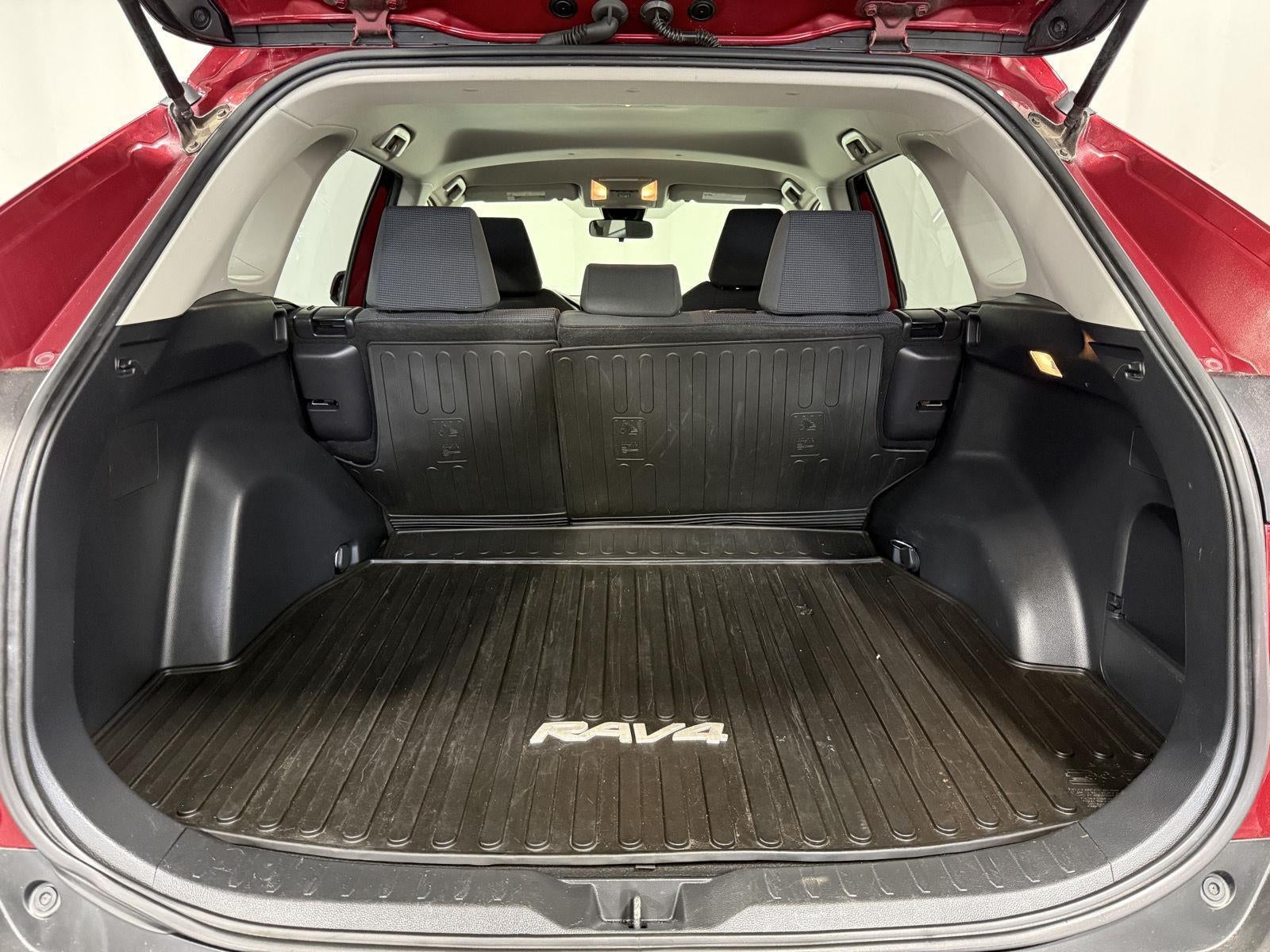 2019 Toyota RAV4 LE