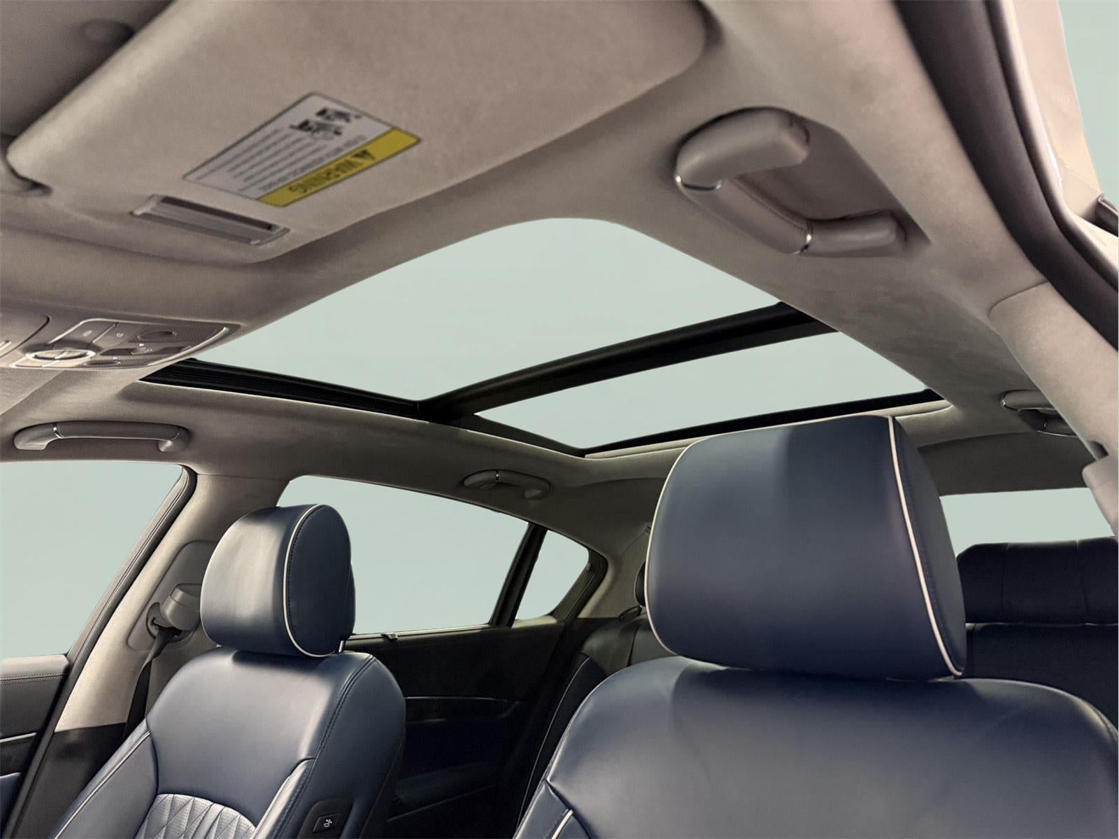 2015 Kia K900 Luxury