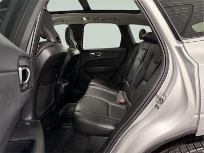 2021 Volvo XC60 T6 Momentum