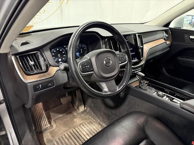 2021 Volvo XC60 T6 Momentum