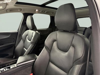 2021 Volvo XC60 T6 Momentum