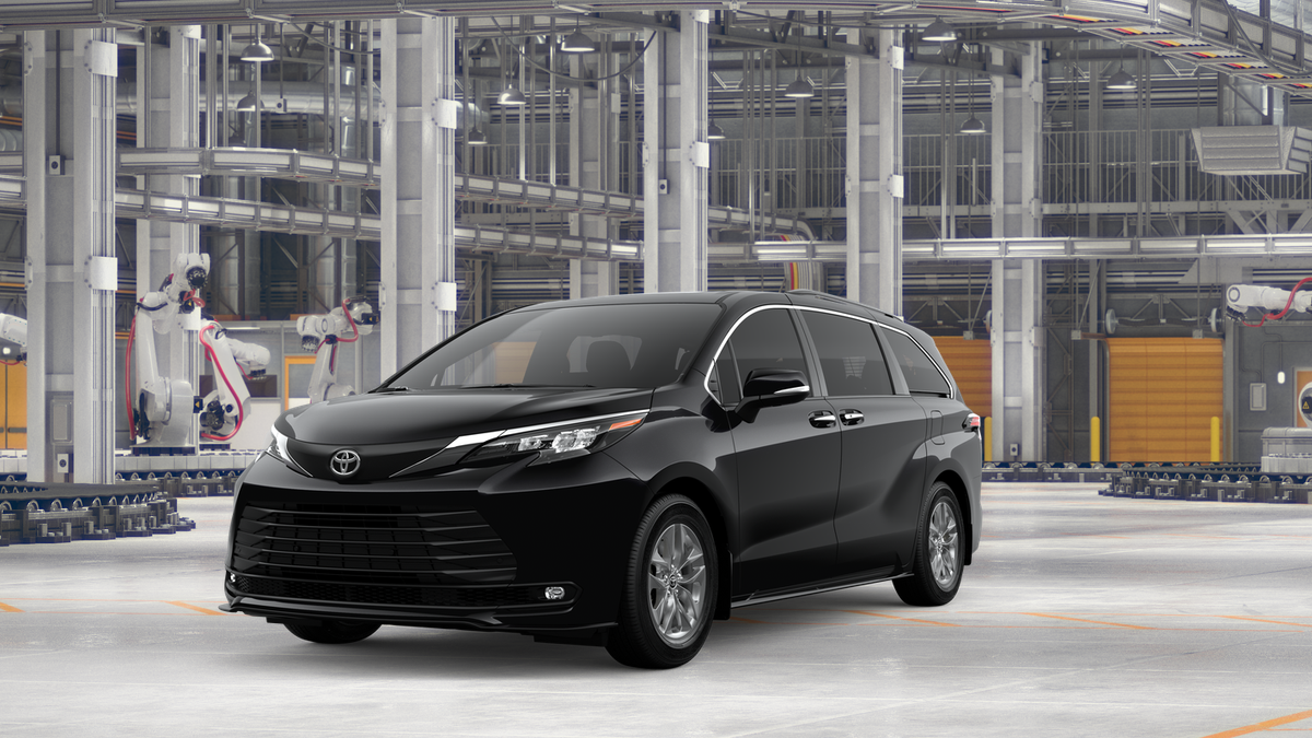 2026 Toyota Sienna XLE 7-Passenger Hybrid AWD's photo